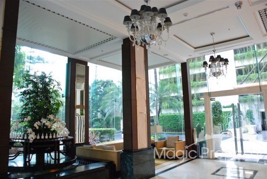 Studio for Sale in The Address Chidlom. Located at Phloen Chit Rd, Lumphini, Pathum Wan District, Bangkok 10110...