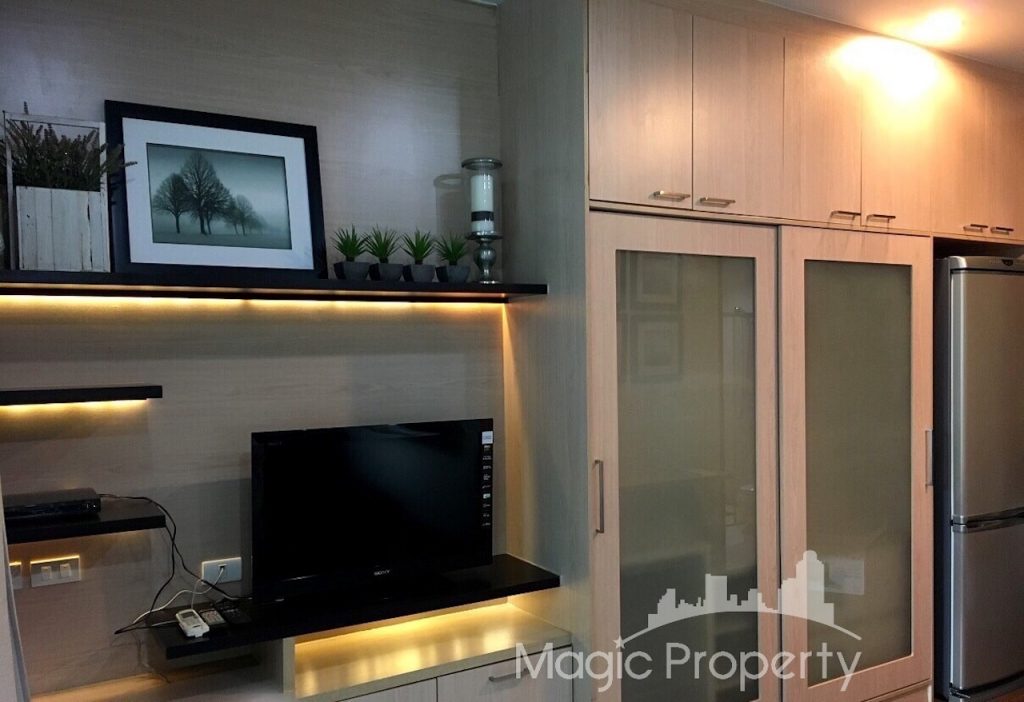 Studio for Sale in The Address Chidlom. Located at Phloen Chit Rd, Lumphini, Pathum Wan District, Bangkok 10110...