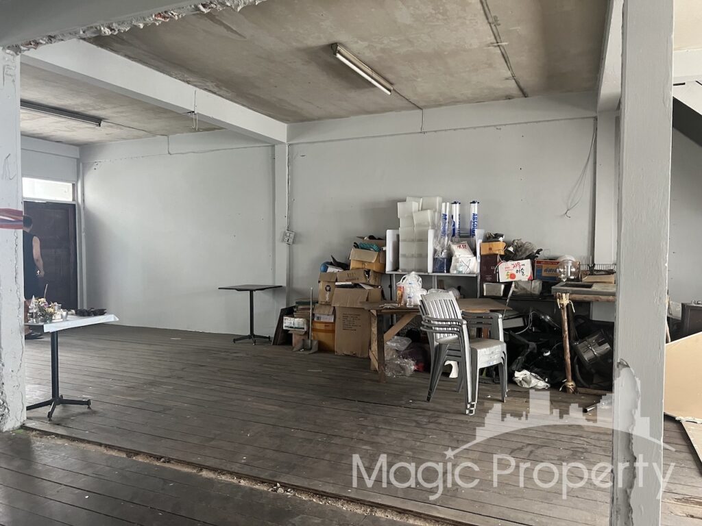 Property Image – Commercial Building on Ekkamai Sukhumvit 63 For Sale