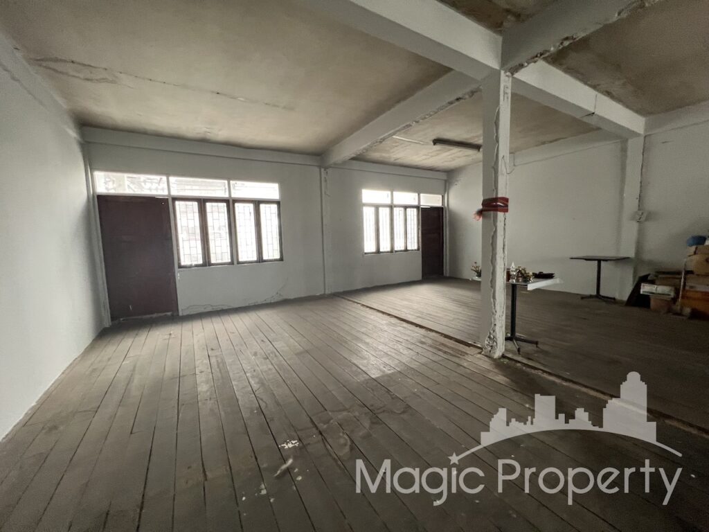 Property Image – Commercial Building on Ekkamai Sukhumvit 63 For Sale