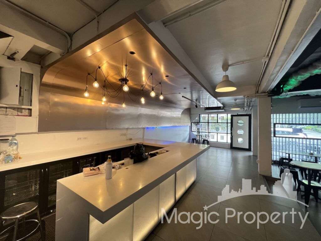 Property Image – Commercial Building on Ekkamai Sukhumvit 63 For Sale