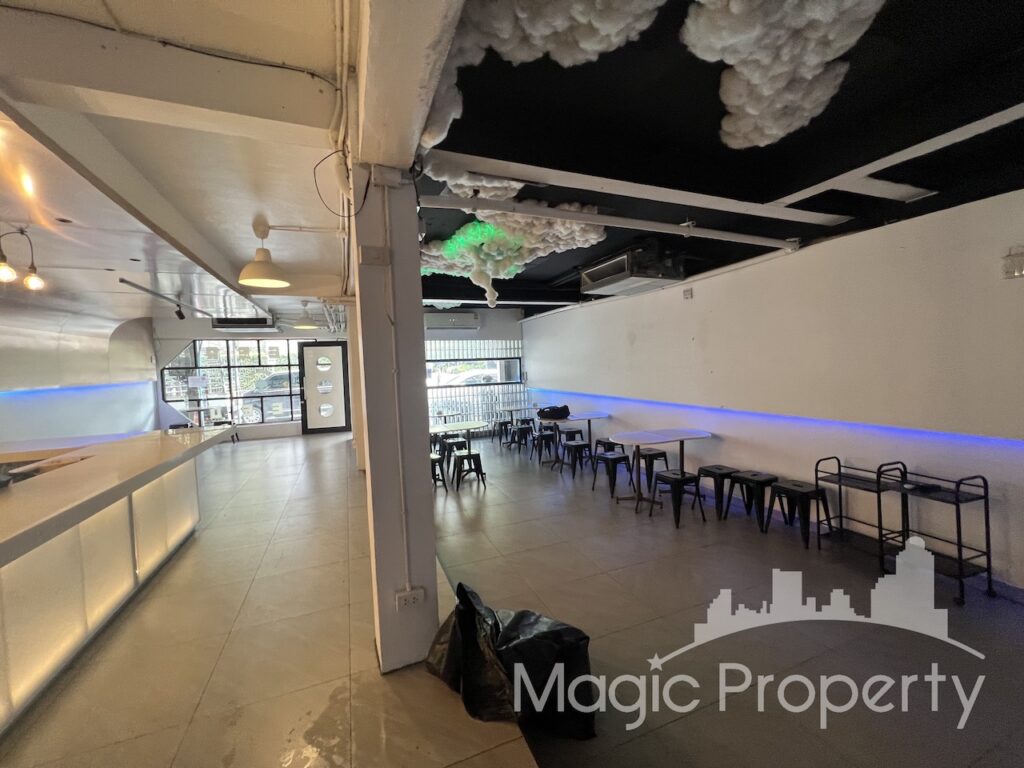 Property Image – Commercial Building on Ekkamai Sukhumvit 63 For Sale