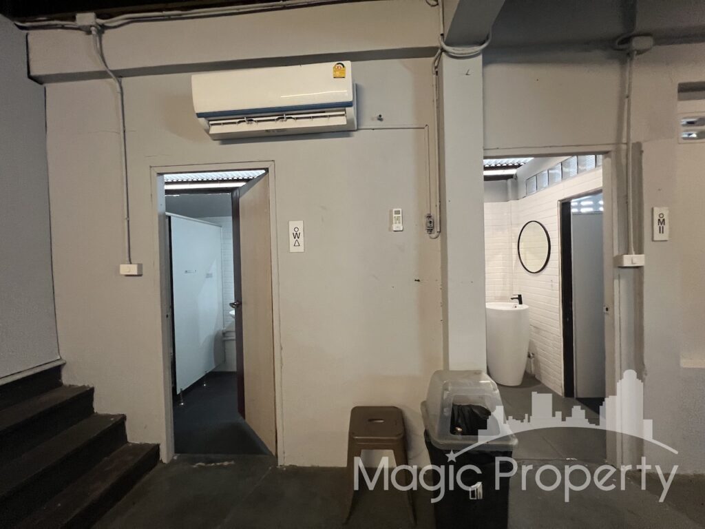 Property Image – Commercial Building on Ekkamai Sukhumvit 63 For Sale