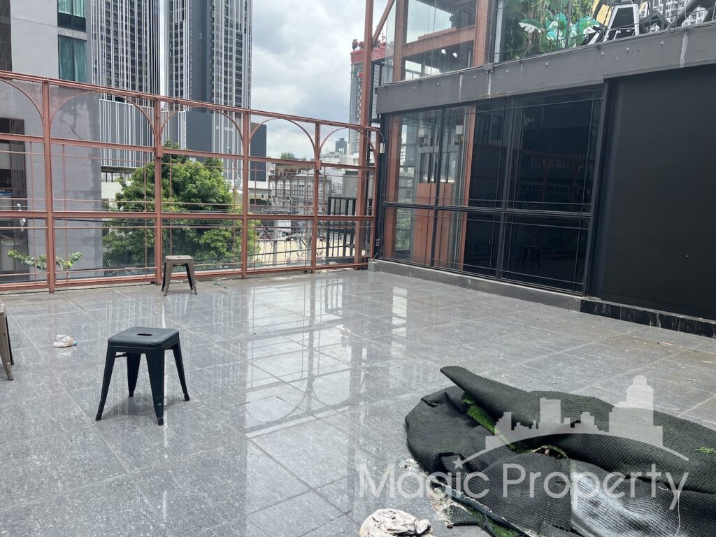 Property Image – Commercial Building on Ekkamai Sukhumvit 63 For Sale