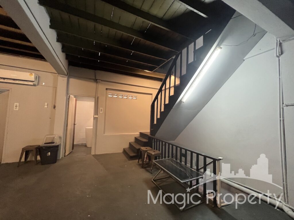 Property Image – Commercial Building on Ekkamai Sukhumvit 63 For Sale