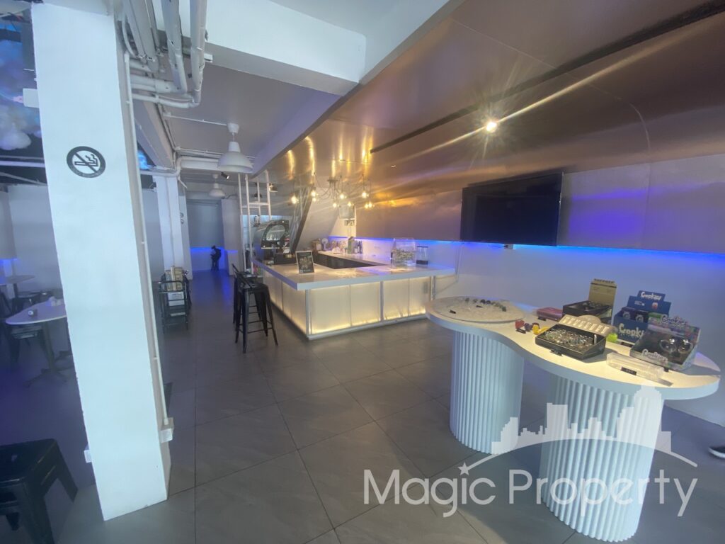 Property Image – Commercial Building on Ekkamai Sukhumvit 63 For Sale