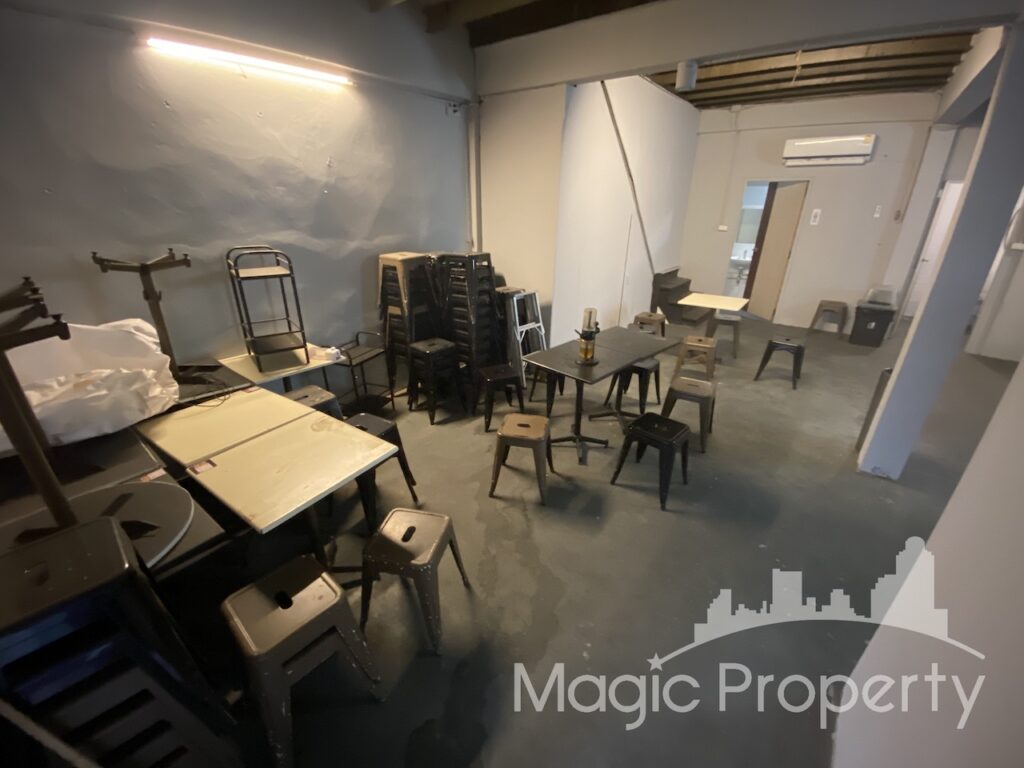 Property Image – Commercial Building on Ekkamai Sukhumvit 63 For Sale