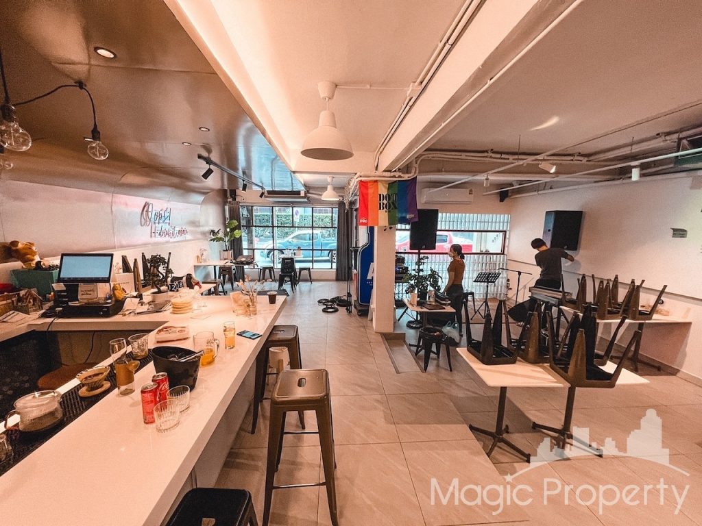 Property Image – Commercial Building on Ekkamai Sukhumvit 63 For Sale