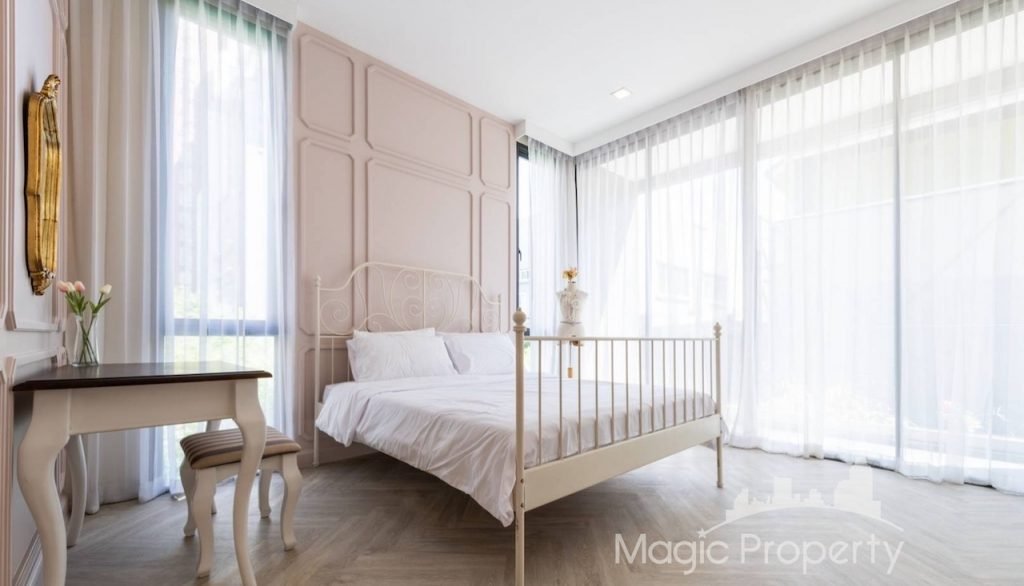 7 Bedrooms Single House For Sale in Sukhumvit 26, Khlong Tan, Khlong Toei, Bangkok 10110. Near BTS Phrom Phong just 800 meters..