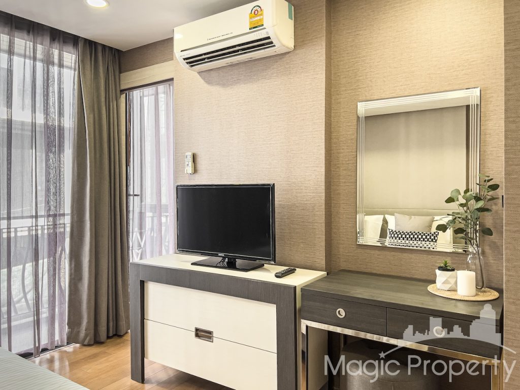 1 Bedroom Condominium For Rent in Klass Langsuan. Located at Soi Langsuan, Lumphini, Pathum Wan, Bangkok. Close to BTS Chit Lom 500 Meters.