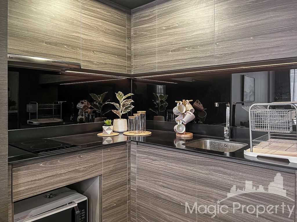 1 Bedroom Condominium For Rent in Klass Langsuan. Located at Soi Langsuan, Lumphini, Pathum Wan, Bangkok. Close to BTS Chit Lom 500 Meters.