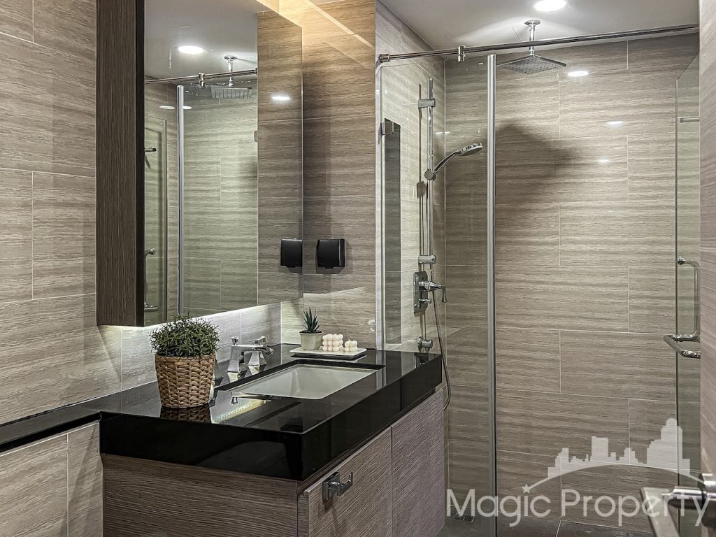 1 Bedroom Condominium For Rent in Klass Langsuan. Located at Soi Langsuan, Lumphini, Pathum Wan, Bangkok. Close to BTS Chit Lom 500 Meters.