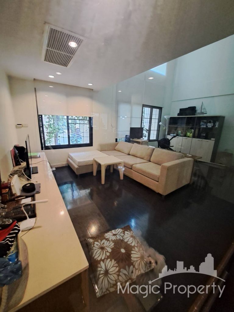 Evanston Thonglor 25 Townhouse For Sale - Property Code MGP720, 3 Bedrooms 3 Bathrooms, Living Area 400 sqm. Land Size 26 Sq.wah, Fully Furnished House