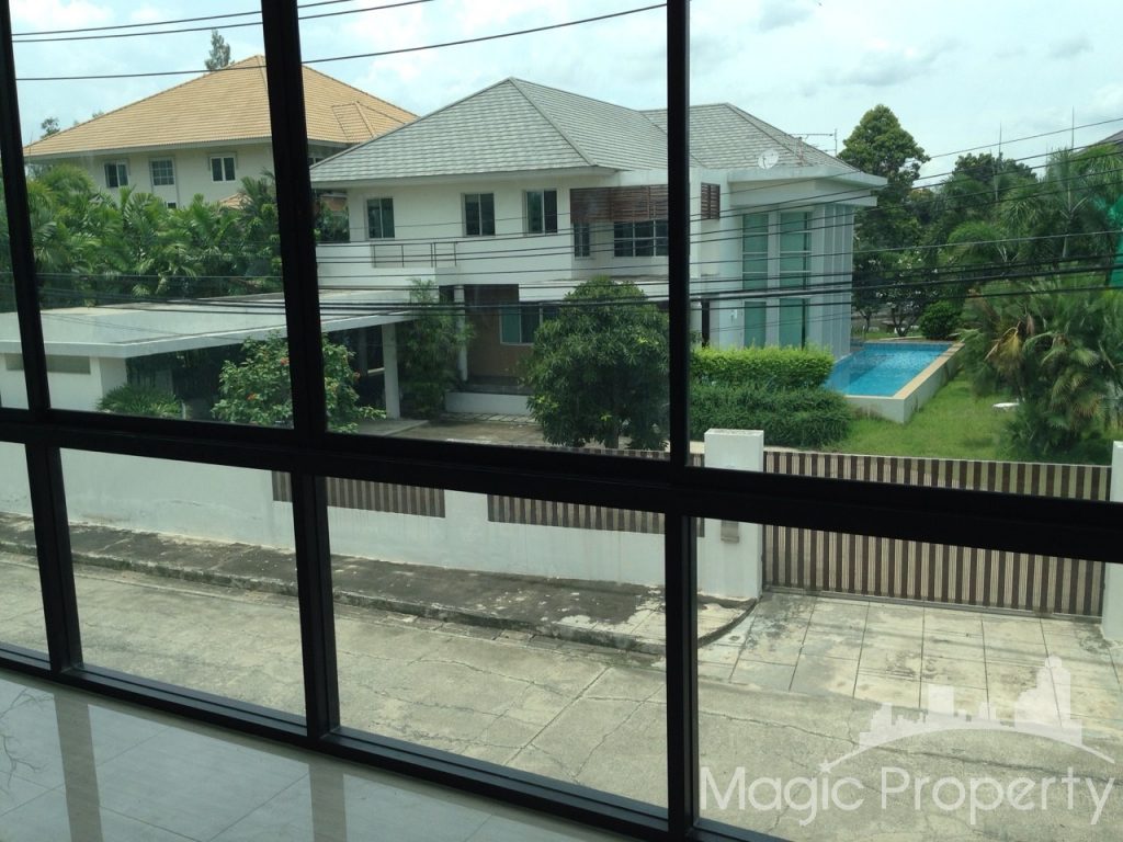 Property Image – House For Sale in Windmill Village Banga