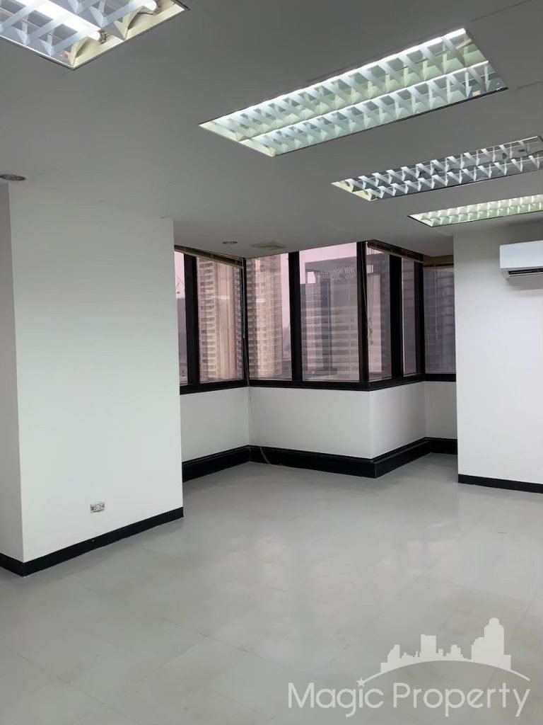 30 Sqm Office Space For Rent in United Thonglor Tower. Located on Thonglor rd, Khlong Tan Nuea, Watthana, Bangkok...