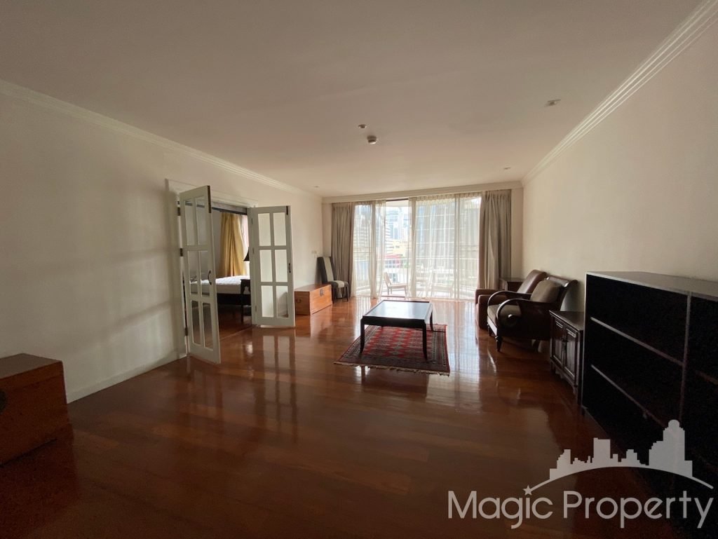 3 Bedroom Condominium for Sale in Chidlom Place. Located at Soi Chit Lom, Khwaeng Lumphini, Khet Pathum Wan, Bangkok 10330