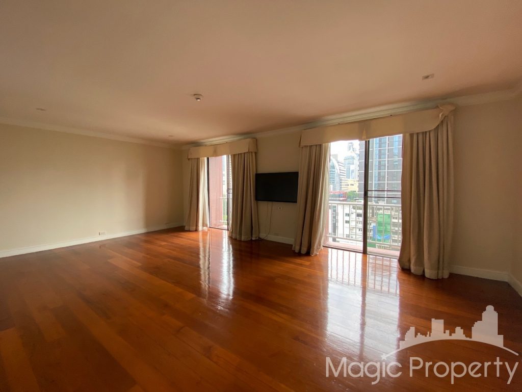 3 Bedroom Condominium for Sale in Chidlom Place. Located at Soi Chit Lom, Khwaeng Lumphini, Khet Pathum Wan, Bangkok 10330