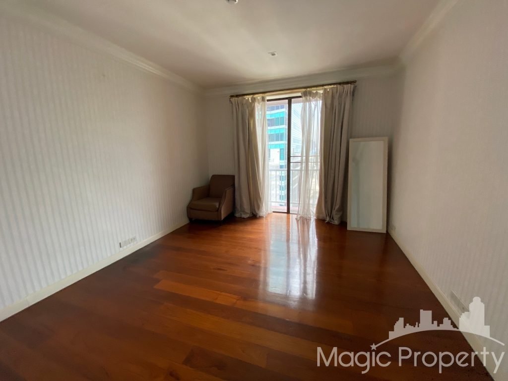 3 Bedroom Condominium for Sale in Chidlom Place. Located at Soi Chit Lom, Khwaeng Lumphini, Khet Pathum Wan, Bangkok 10330