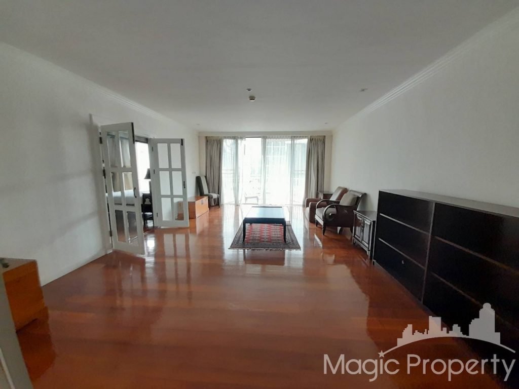 3 Bedroom Condominium for Sale in Chidlom Place. Located at Soi Chit Lom, Khwaeng Lumphini, Khet Pathum Wan, Bangkok 10330