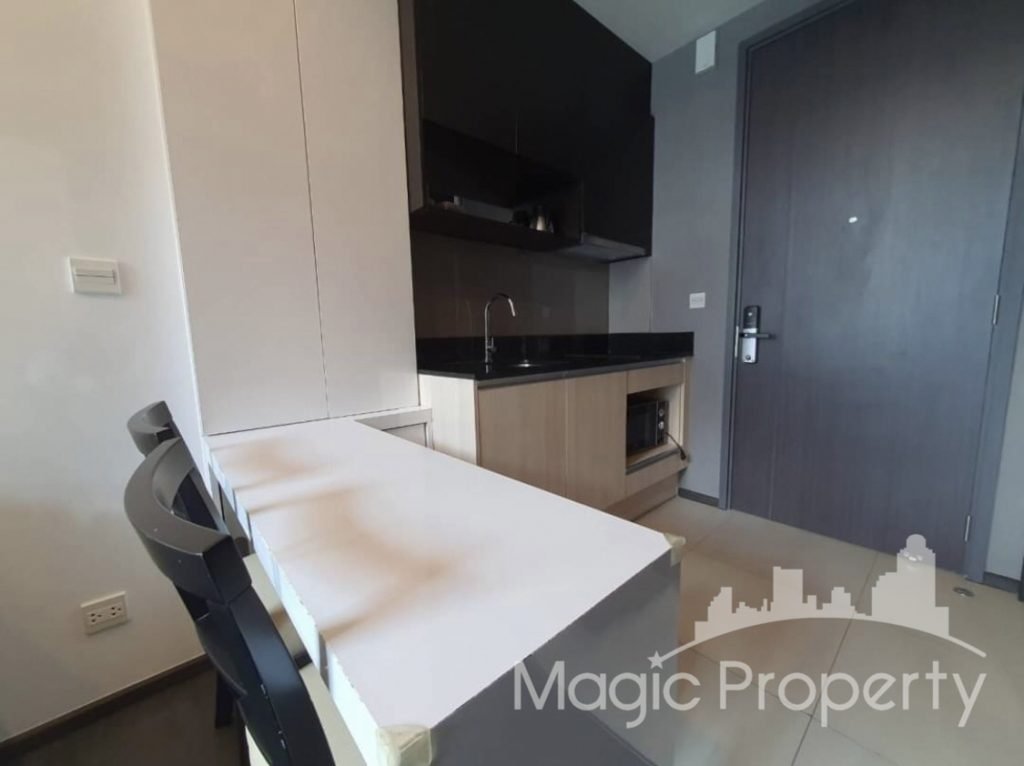 1 Bedroom Condominium for Rent in Edge Sukhumvit 23, Khlong Toei Nuea, Watthana, Bangkok 10110. Near BTS Asok around 420 meters...