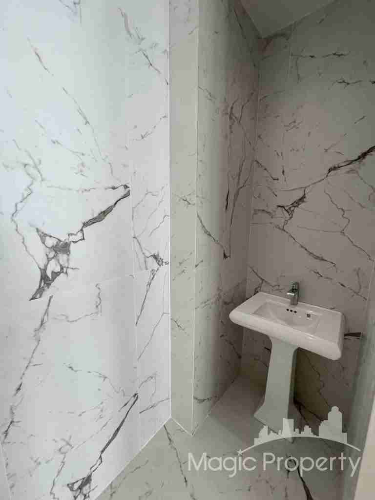 Property Image – Townhouse Ekkamai Soi 10 For Sale