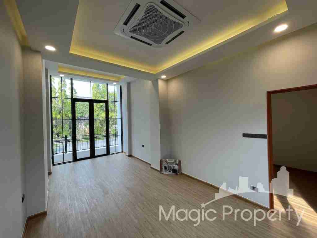 Property Image – Townhouse Ekkamai 12 Alley