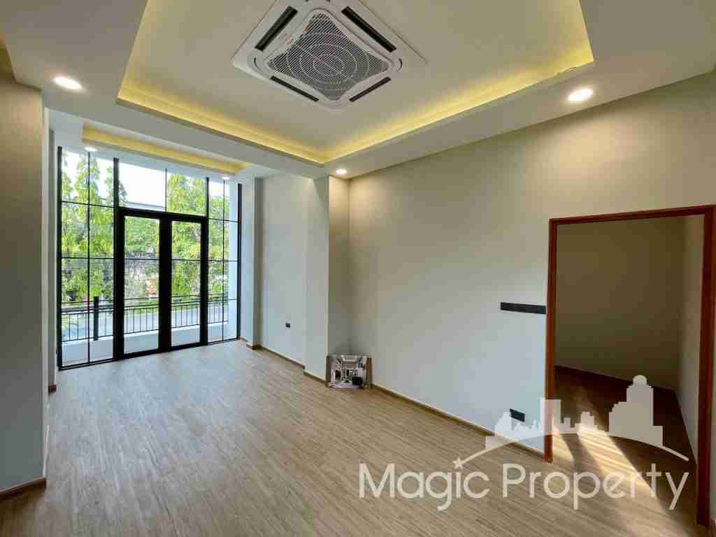 Property Image – Townhouse Ekkamai 12 Alley