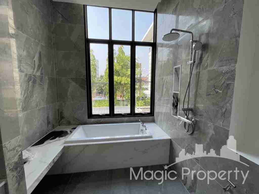 Property Image – Townhouse Ekkamai 12 Alley