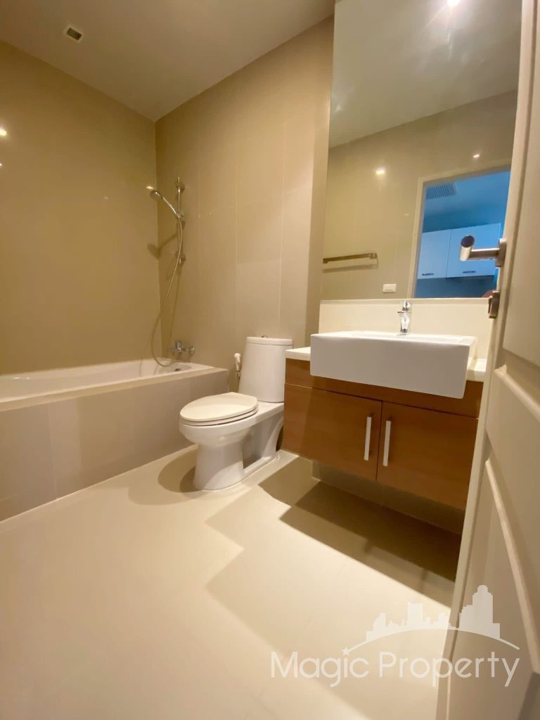 Noble Refine Studio For Rent. Located at Sukhumvit 26, Khlong Tan, Khlong Toei, Bangkok 10110. Near BTS Phrom Phong 