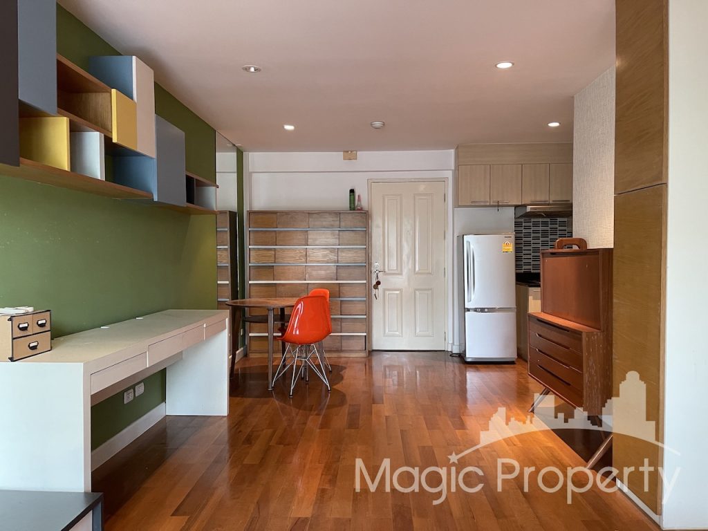 Fully Furnished 1 Bedroom For Sale in Plus 38 Condominium. Located at Soi 38, Sukhumvit Road, Phra Khanong, Khet Khlong Toei, Bangkok 10110.