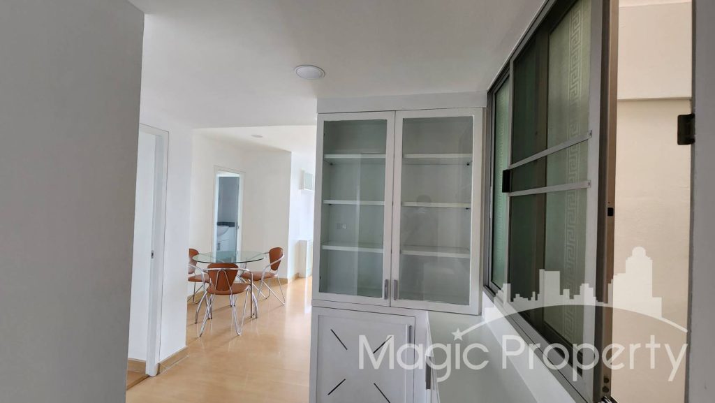 2 Bedroom For Sale in Plus 38 Condominium. Located in Soi Sukhumvit 38, Near BTS Thong Lo just 480 Meters...