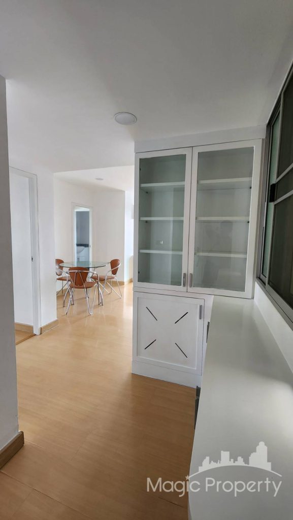 2 Bedroom For Sale in Plus 38 Condominium. Located in Soi Sukhumvit 38, Near BTS Thong Lo just 480 Meters...