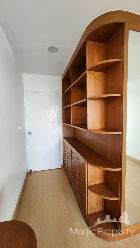 2 Bedroom For Sale in Plus 38 Condominium. Located in Soi Sukhumvit 38, Near BTS Thong Lo just 480 Meters...