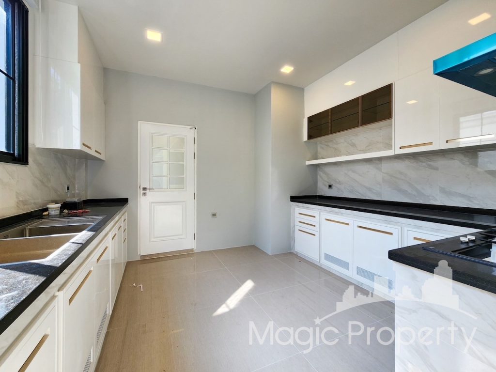 Property Image – The Palazzo Srinakarin