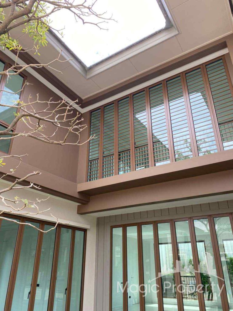 4 Bedrooms Single House For Sale in Burasiri Krungthep Kreetha
