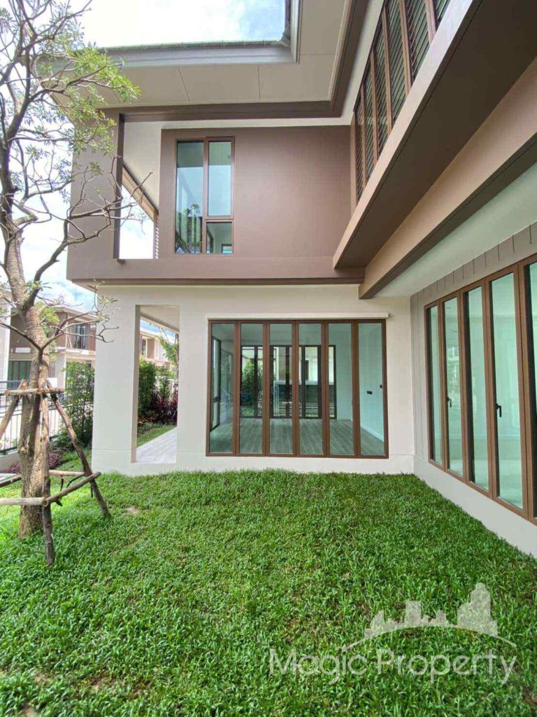 4 Bedrooms Single House For Sale in Burasiri Krungthep Kreetha