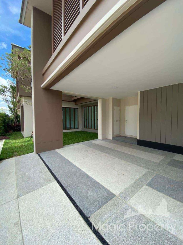 4 Bedrooms Single House For Sale in Burasiri Krungthep Kreetha