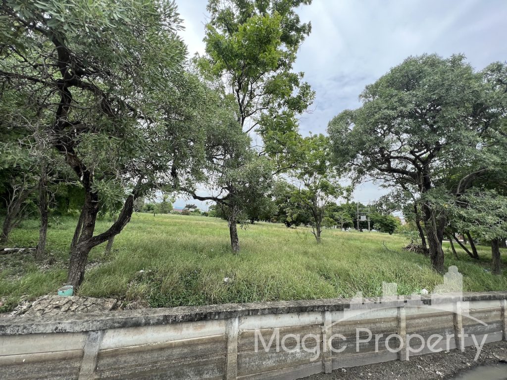 Property Image – Land For Sale in Windmill Village Bangna Golf Course