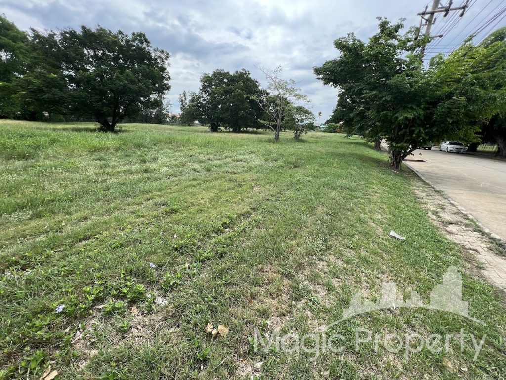 Property Image – Land For Sale in Windmill Village Bangna Golf Course