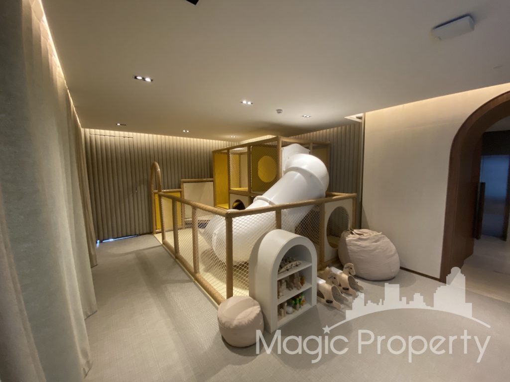 Property Image – The Strand Thonglor