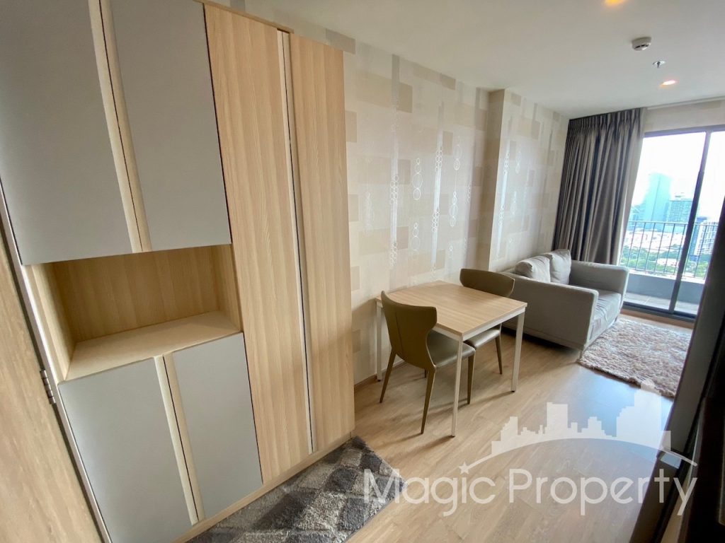 Fully Furnished 1 Bedroom 32.77 Sqm For Sale in Ideo O2 - Condominium, Sanphawut Road, Bang Na, Bangkok, Thailand....