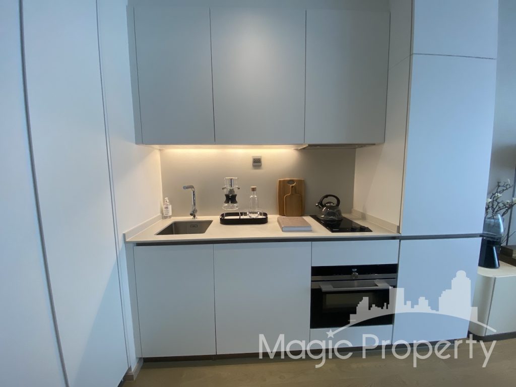 Fully Furnished 1 Bedroom 55 Sqm For Sale The Strand Thonglor, Sukhumvit 55, Khlong Tan Nuea, Watthana, Bangkok. Near BTS Thong Lo..