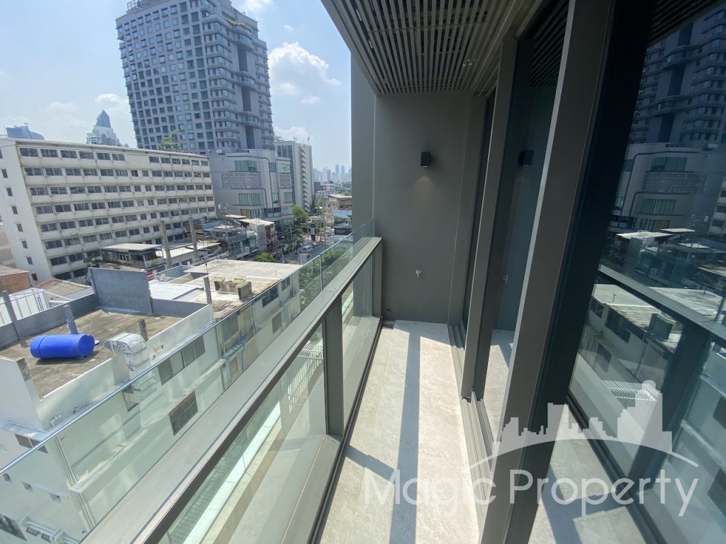 Fully Furnished 1 Bedroom 55 Sqm For Sale The Strand Thonglor, Sukhumvit 55, Khlong Tan Nuea, Watthana, Bangkok. Near BTS Thong Lo..