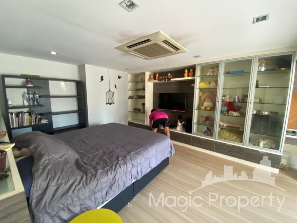 Property Image – Townhouse Soi Sukhumvit 26 For Rent