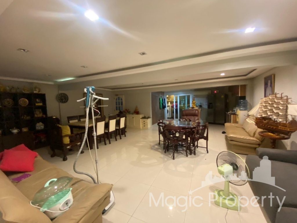 Property Image – Townhouse Soi Sukhumvit 26 For Rent