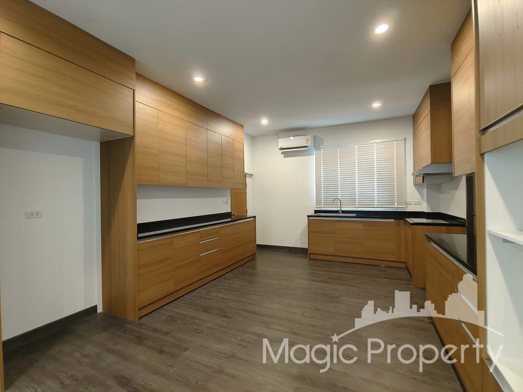 4 Bedroom House For Sale Near BTS Ekkamai 950 Meters. Located at Soi Sukhumvit 65, Khwaeng Phra Khanong Nuea, Khet Watthana, Bangkok 10110.