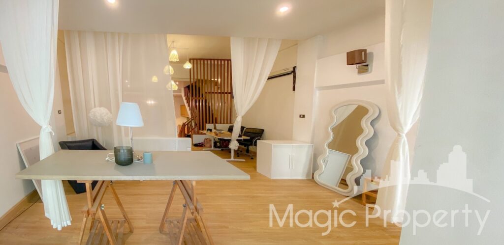 Property Image – Townhouse Ekkamai Soi 10 For Sale