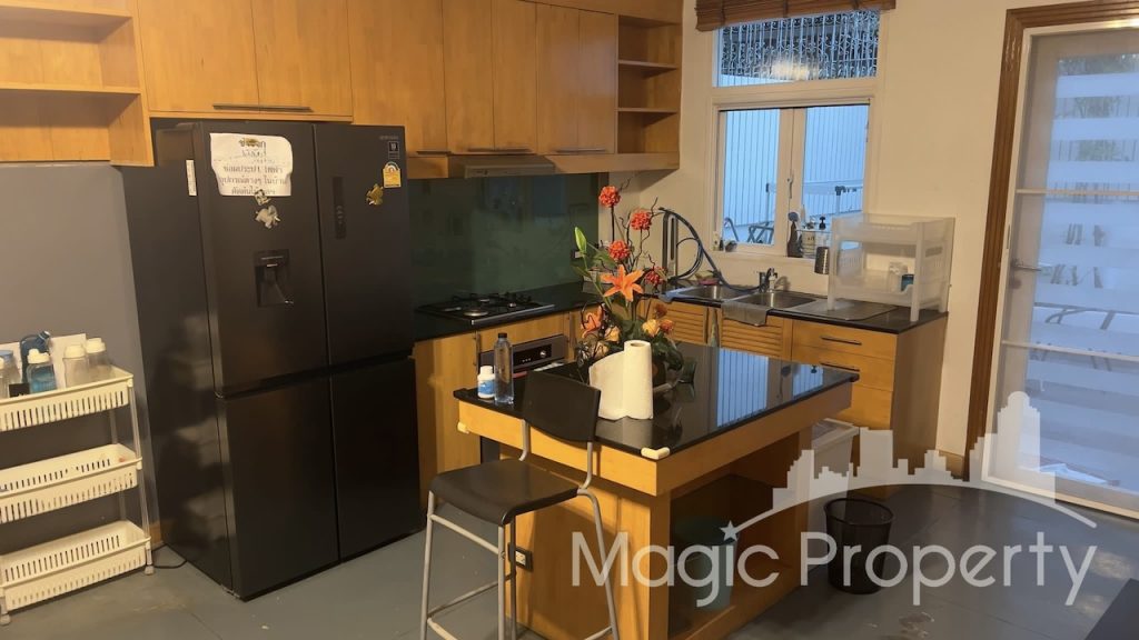 Property Image – Townhouse Ekkamai Soi 10 For Sale