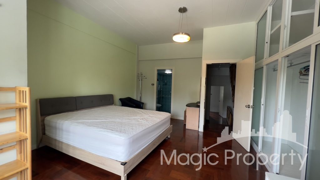 Property Image – Townhouse Ekkamai Soi 10 For Sale