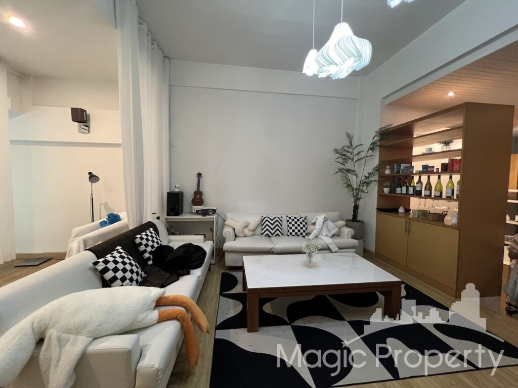 Property Image – Townhouse Ekkamai Soi 10 For Sale